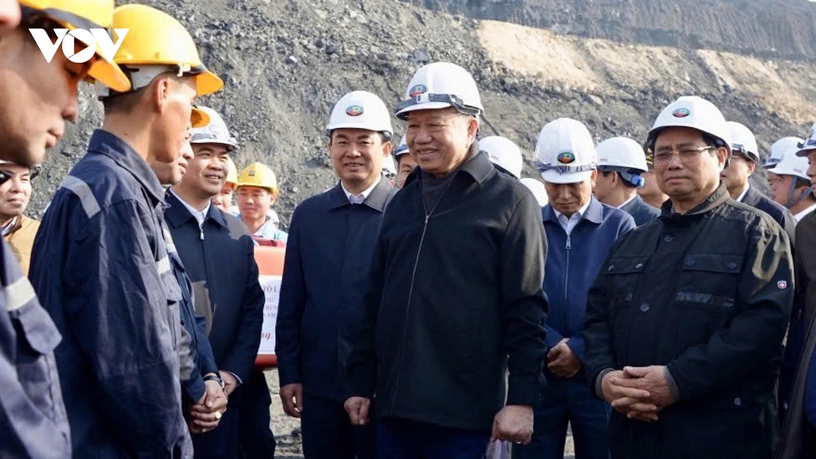 Party chief To Lam pays pre-Tet visit to coal miners in Quang Ninh